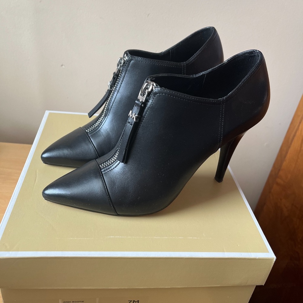 Michael Kors Andi Bootie SZ.7